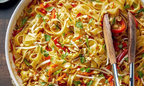 A plate of fresh Vegetable Pad Thai noodles